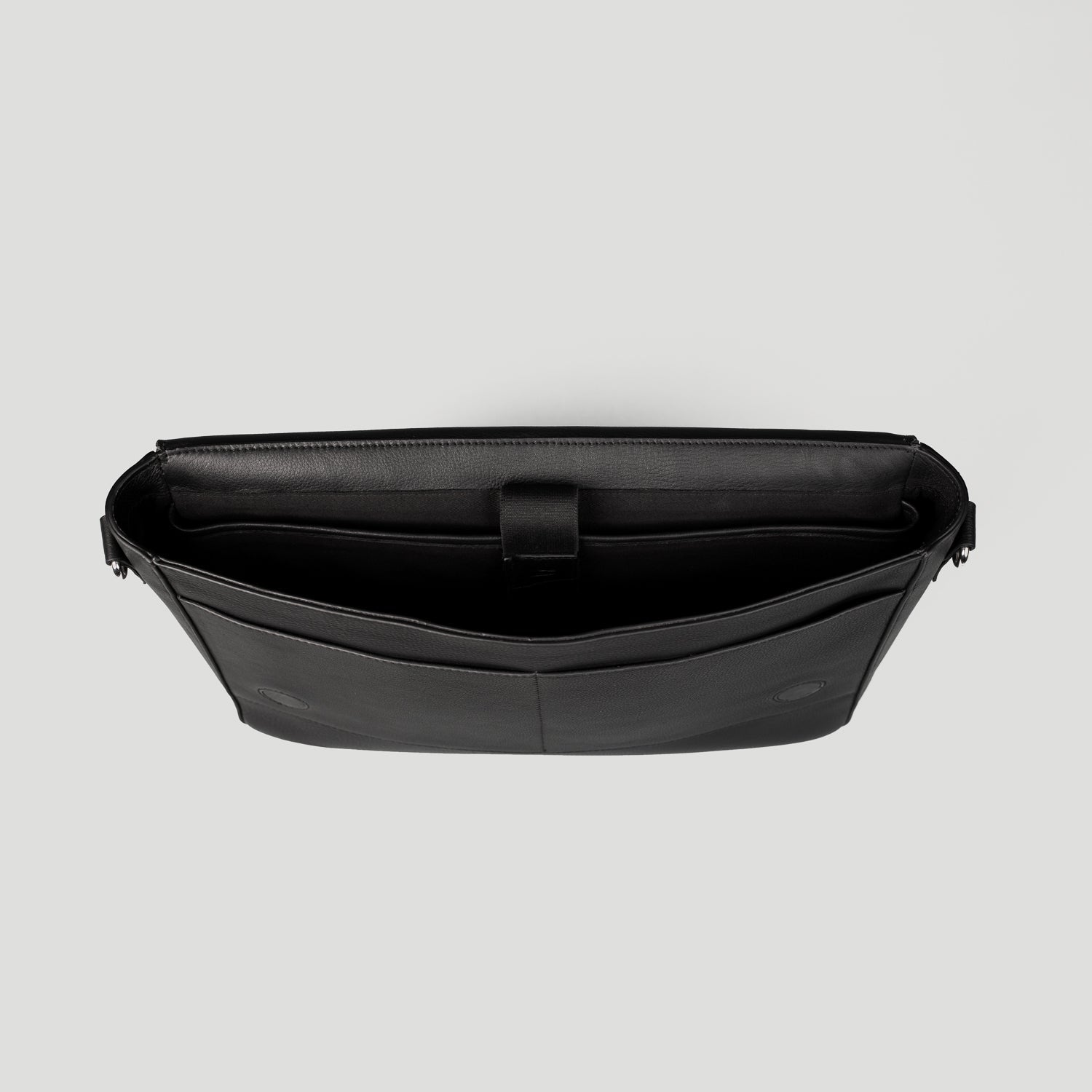 The Carismatico Black Leather Messenger Bag