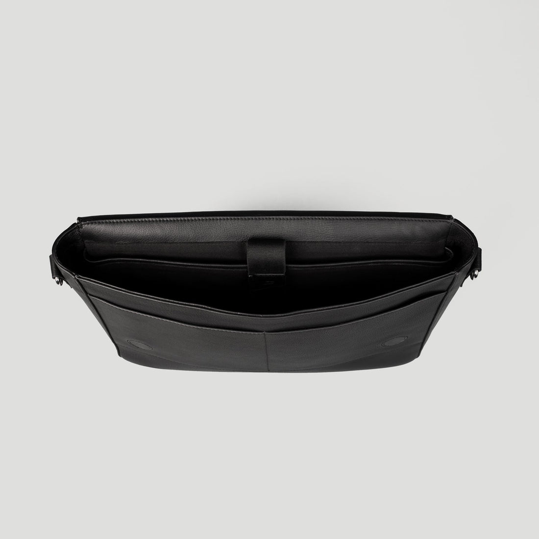 The Carismatico Black Leather Messenger Bag