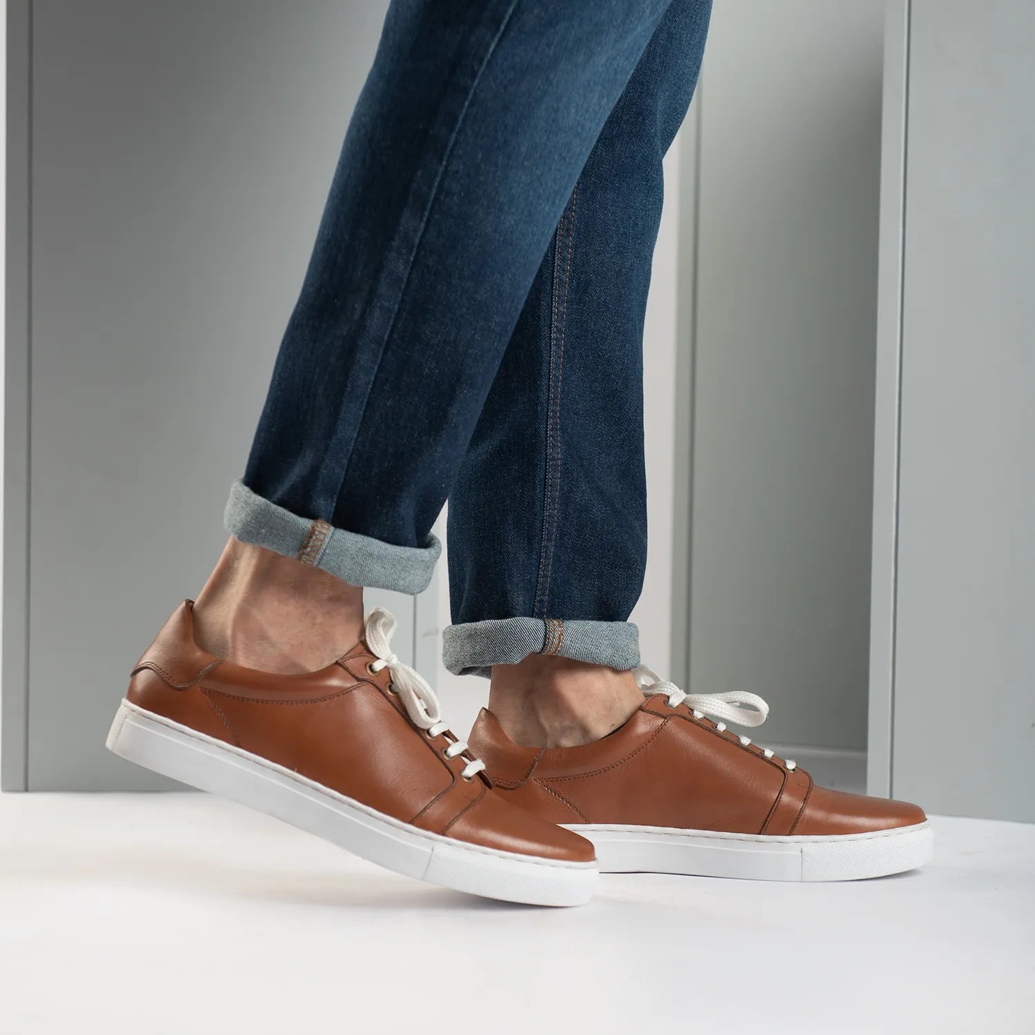 Carter Runn Brown Leather Sneakers