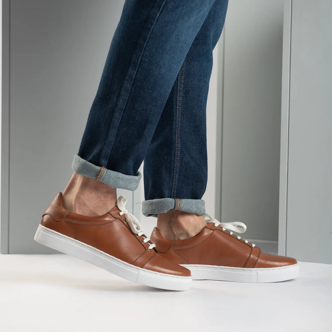 Carter Runn Brown Leather Sneakers